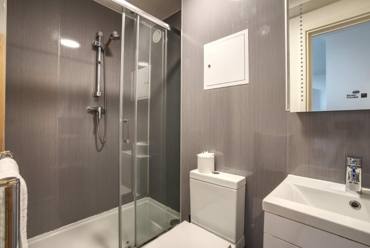 2Br City Centre Apt, Self Check In, Wifi, By Derbnb Sheffield Esterno foto
