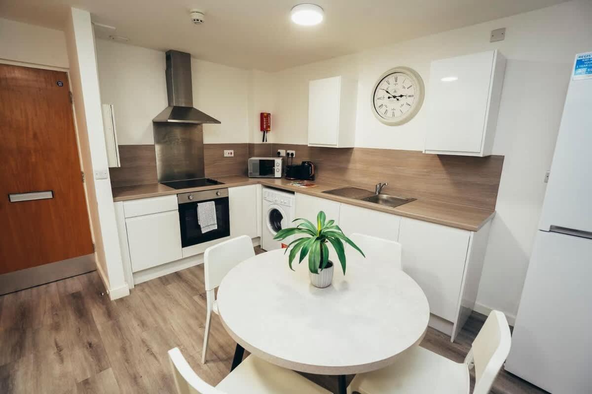 2Br City Centre Apt, Self Check In, Wifi, By Derbnb Sheffield Esterno foto